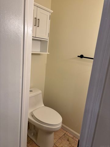 11 King Arthur Drive 2F, East Lyme, CT 06357