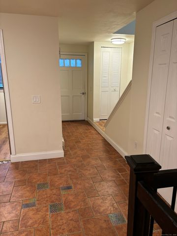 11 King Arthur Drive 2F, East Lyme, CT 06357