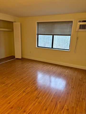 11 King Arthur Drive 2F, East Lyme, CT 06357