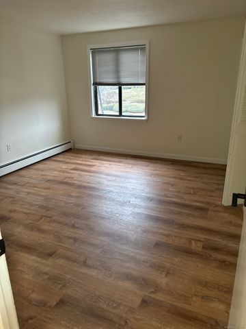 11 King Arthur Drive 2F, East Lyme, CT 06357