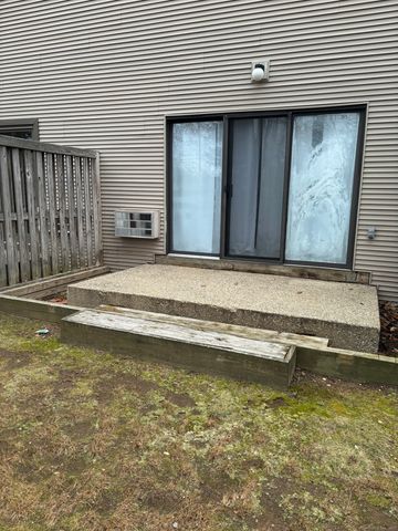 11 King Arthur Drive 2F, East Lyme, CT 06357