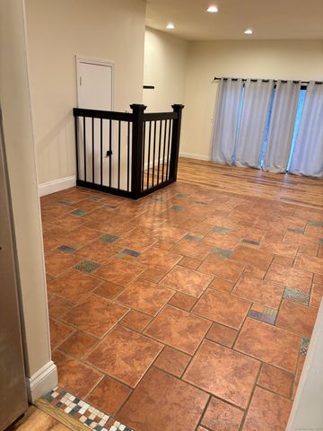 11 King Arthur Drive 2F, East Lyme, CT 06357