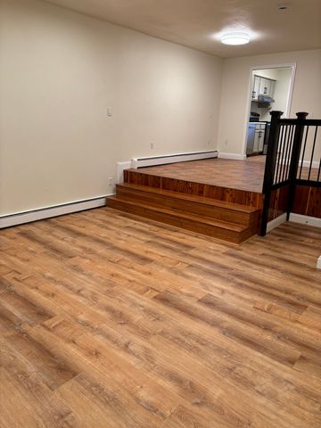 11 King Arthur Drive 2F, East Lyme, CT 06357