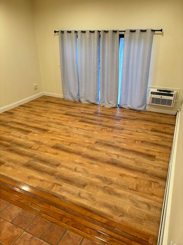 11 King Arthur Drive 2F, East Lyme, CT 06357