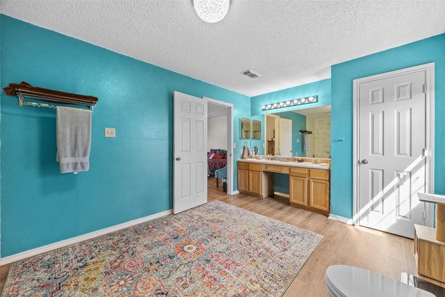 701 N 2nd Street, Cranfills Gap, TX 76637