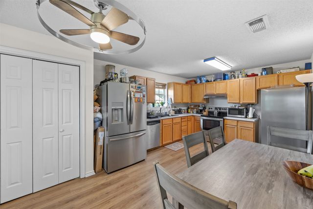 701 N 2nd Street, Cranfills Gap, TX 76637