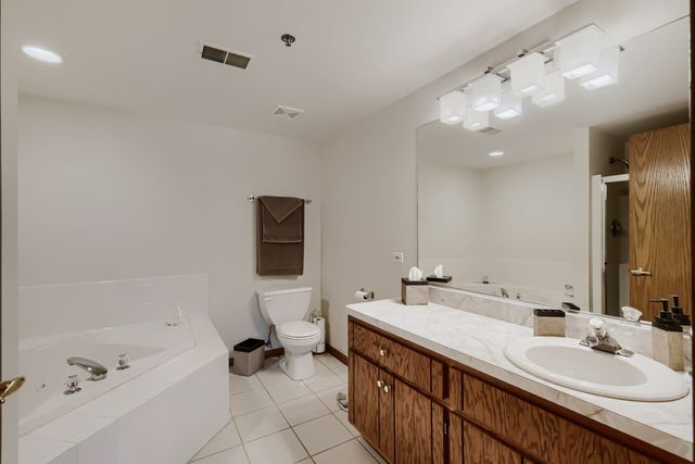 11535 Settlers Pond Way 2C, Orland Park, IL 60467