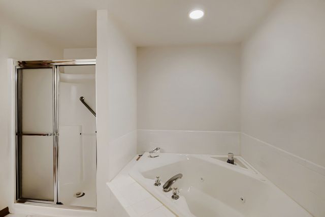 11535 Settlers Pond Way 2C, Orland Park, IL 60467