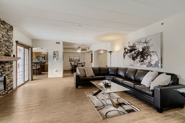 11535 Settlers Pond Way 2C, Orland Park, IL 60467