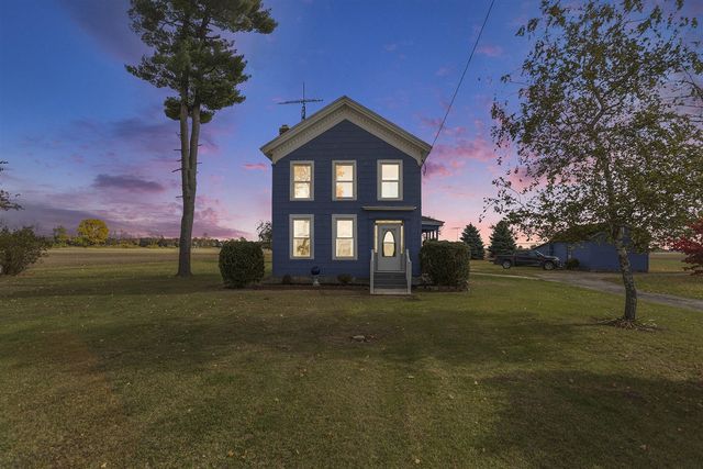 55637 Bennett Road, Leonidas, MI 49066