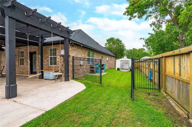 4004 Peck Street, Santa Fe, TX 77517
