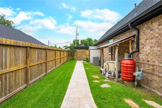 4004 Peck Street, Santa Fe, TX 77517