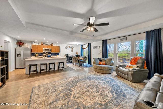 164 Shadow Rock Ct, Shepherdsville, KY 40165