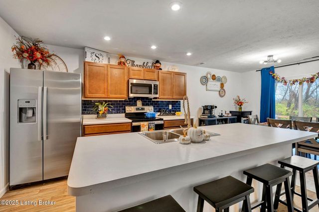 164 Shadow Rock Ct, Shepherdsville, KY 40165