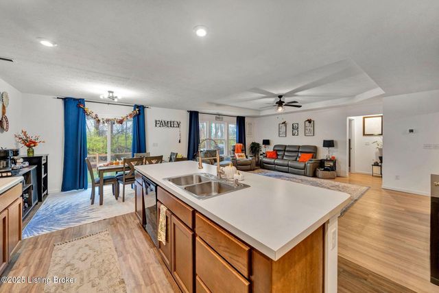 164 Shadow Rock Ct, Shepherdsville, KY 40165