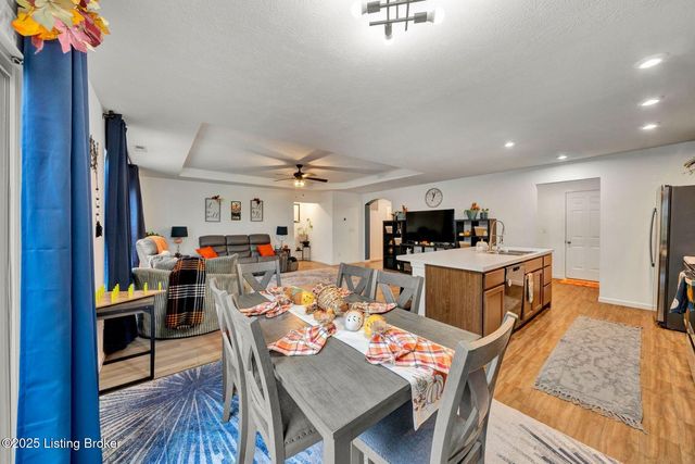 164 Shadow Rock Ct, Shepherdsville, KY 40165