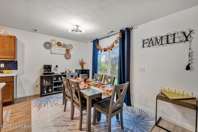 164 Shadow Rock Ct, Shepherdsville, KY 40165