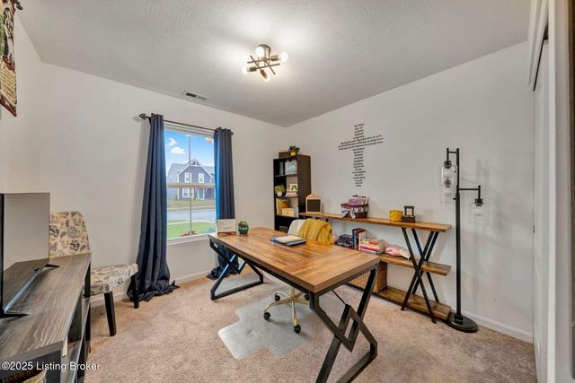 164 Shadow Rock Ct, Shepherdsville, KY 40165