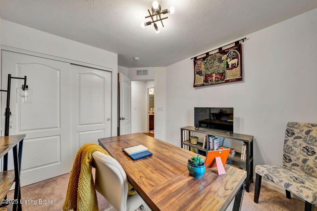 164 Shadow Rock Ct, Shepherdsville, KY 40165