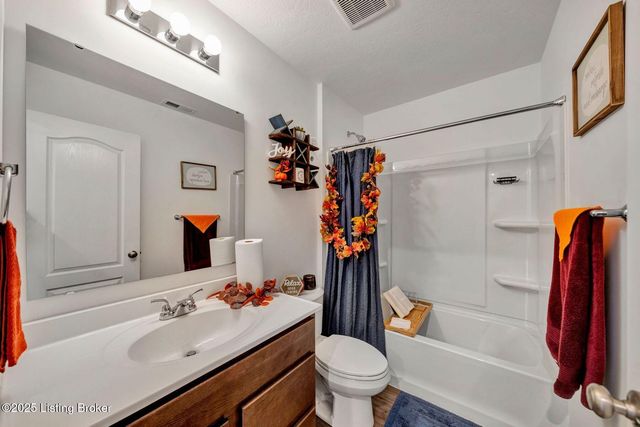 164 Shadow Rock Ct, Shepherdsville, KY 40165