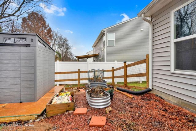 164 Shadow Rock Ct, Shepherdsville, KY 40165