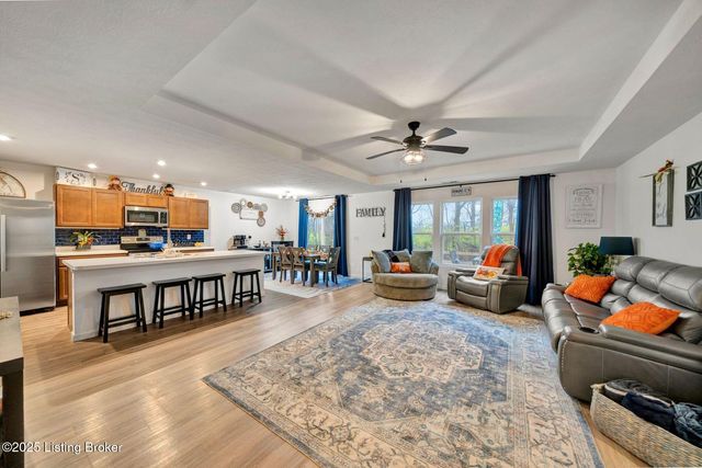 164 Shadow Rock Ct, Shepherdsville, KY 40165