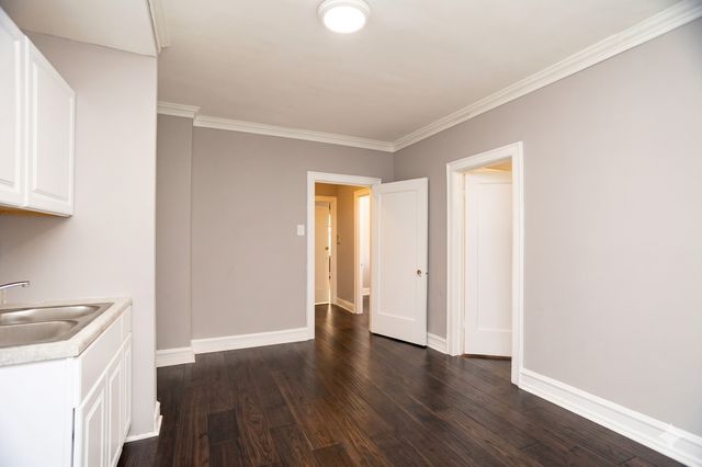 6403 N Bell Avenue 206, Chicago, IL 60645