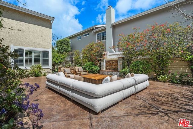 1423 Avenida De Cortez, Pacific Palisades, CA 90272