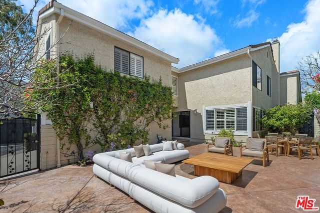 1423 Avenida De Cortez, Pacific Palisades, CA 90272