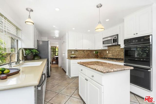 1423 Avenida De Cortez, Pacific Palisades, CA 90272
