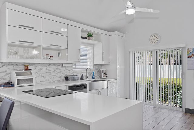 3 Meriden Way, Boynton Beach, FL 33426