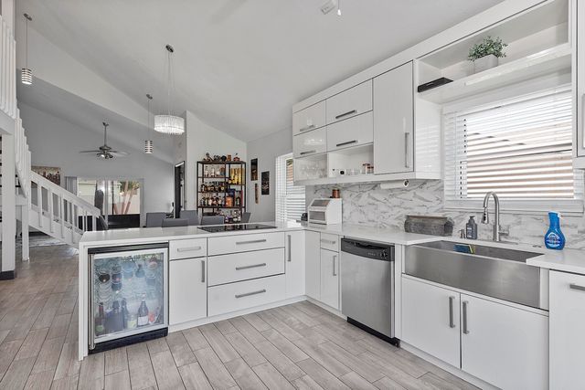 3 Meriden Way, Boynton Beach, FL 33426