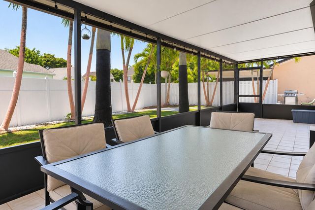 3 Meriden Way, Boynton Beach, FL 33426