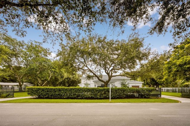 8800 SW 118th St, Miami, FL 33176