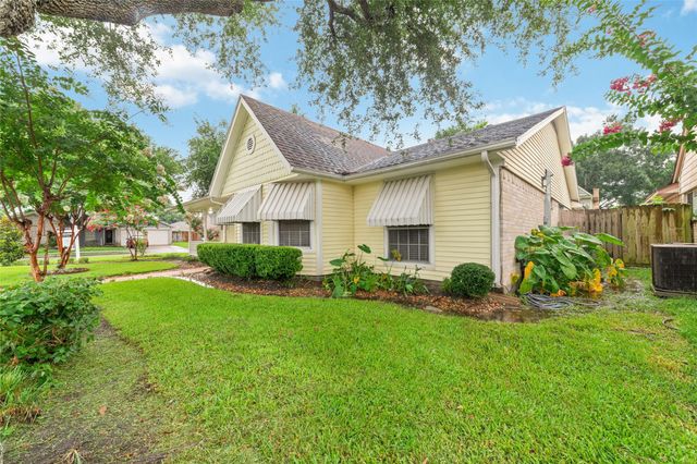 705 Bradshire Court, Deer Park, TX 77536