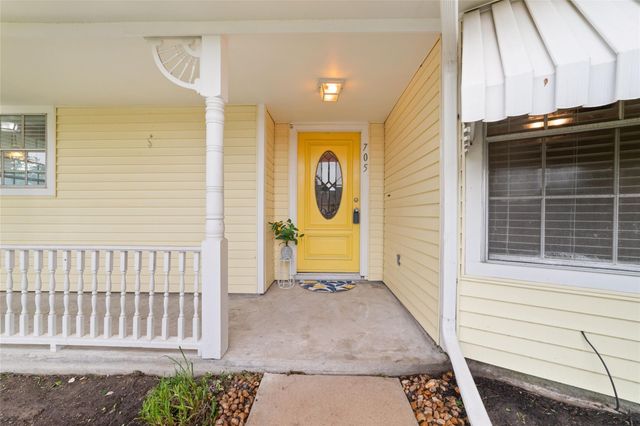 705 Bradshire Court, Deer Park, TX 77536