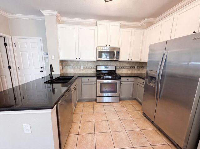 8518 Cahill DR 19, Austin, TX 78729