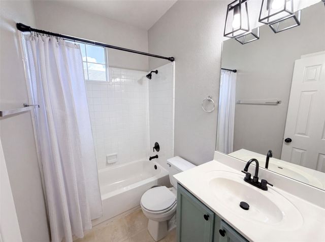 8518 Cahill DR 19, Austin, TX 78729