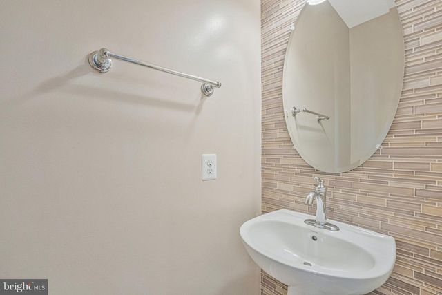 9524 CANONBURY SQ, Fairfax, VA 22031