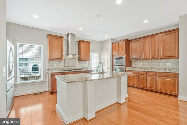 9524 CANONBURY SQ, Fairfax, VA 22031