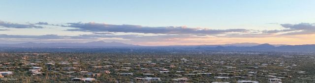 1779 E Barrell Cactus Court, Tucson, AZ 85718