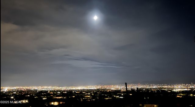 1779 E Barrell Cactus Court, Tucson, AZ 85718