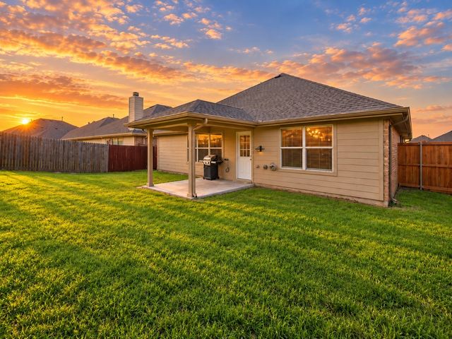 2201 Willow Creek Drive, Little Elm, TX 75068