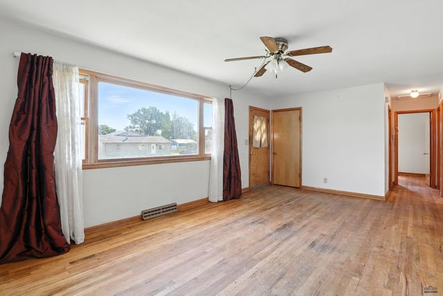 301 ST FRANCIS, Rapid City, SD 57701