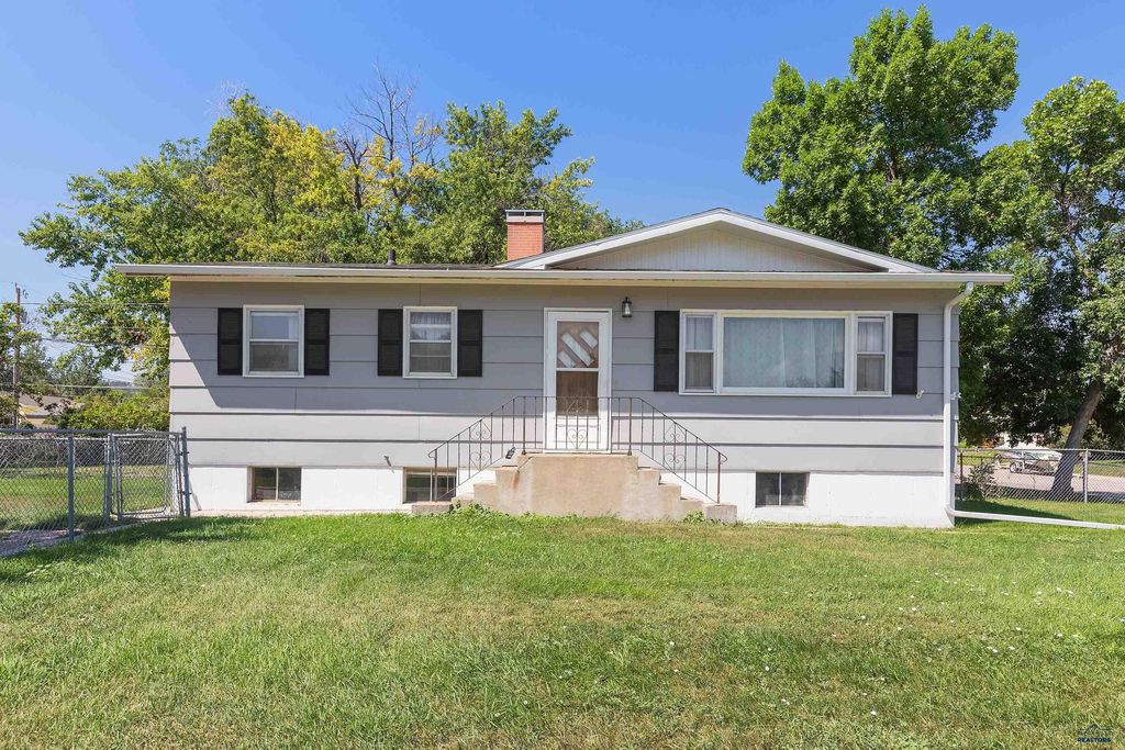 301 ST FRANCIS, Rapid City, SD 57701