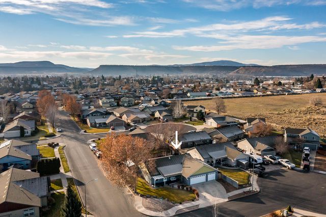 692 NE Fieldstone Lane, Prineville, OR 97754