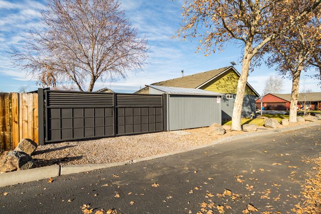 692 NE Fieldstone Lane, Prineville, OR 97754
