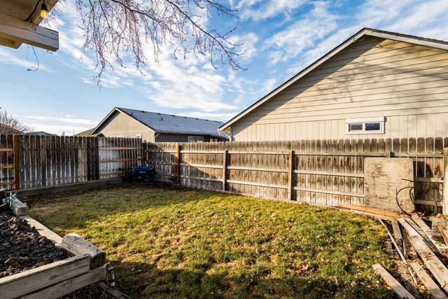 692 NE Fieldstone Lane, Prineville, OR 97754