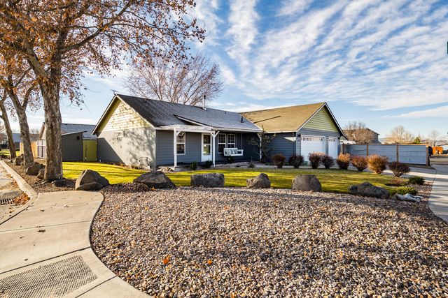 692 NE Fieldstone Lane, Prineville, OR 97754