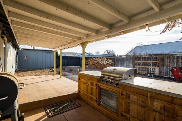 692 NE Fieldstone Lane, Prineville, OR 97754